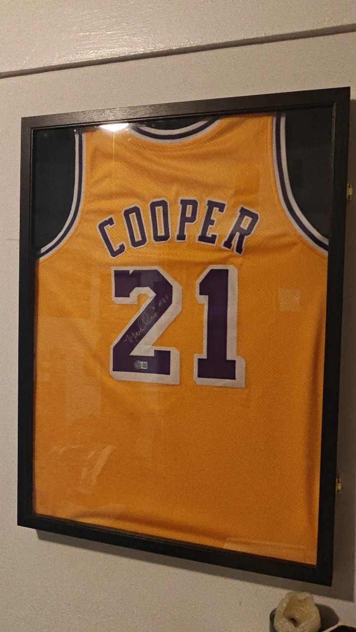 Michael Cooper Signed, Autographed and Framed Los Angeles Lakers Custom Jersey (Beckett Authentication)