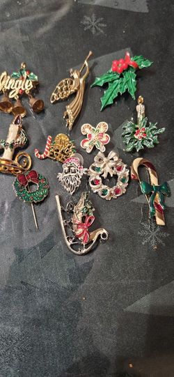 Chrismas Brooch Bundle