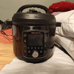 Insta pot PRO 🎃🎉 Worth $179 NEW