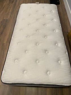 Twin Size Tufted Mattress by Beautyrest
