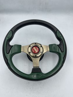 GOOD USED MOMO STEERING WHEEL CENTER STEERING WHEEL CONNECTION. 