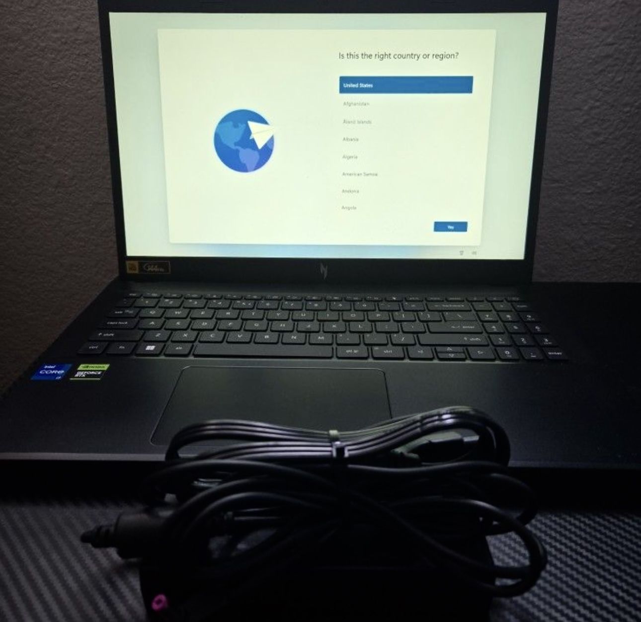 Acer Nitro V laptop. RTX 4050 13th Gen Intel i7-13620h 16gb ddr5 ram 512gb m.2 ssd Windows 11 Home
