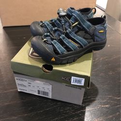 Keen Sandals - Kids 11