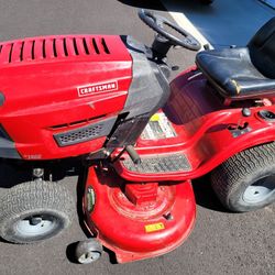 Craftsman Lt 1400 Riding Lawnmower for Sale in Yakima WA