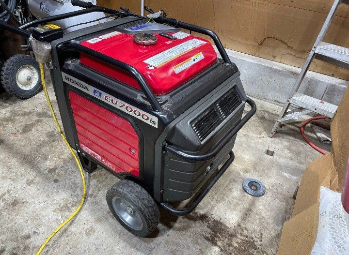 Honda EU7000is Inverter Generator