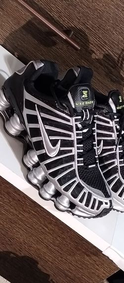 Nike Shox Black Silver Sneakers