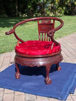 Vintage Heavy Rosewood Horseshoe Back round Chinese accent chair / silk cushion