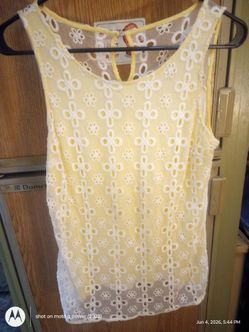 Jennifer Lopez size small yellow with white lace flowers design women's
