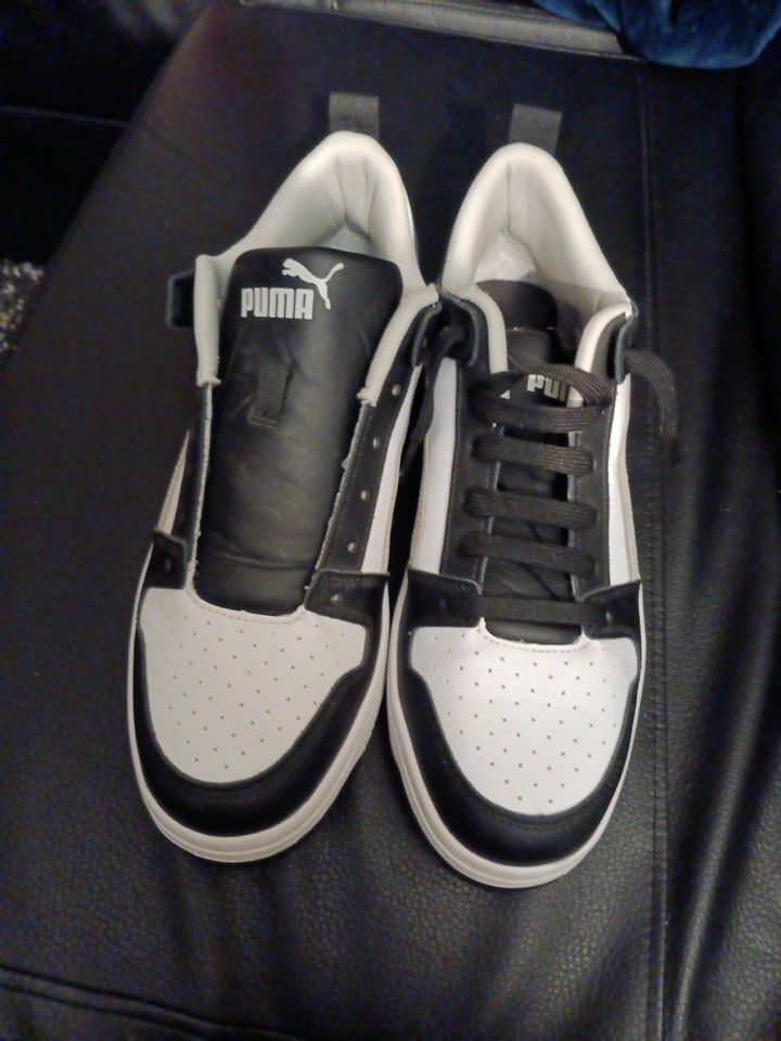 Puma tennis shoes