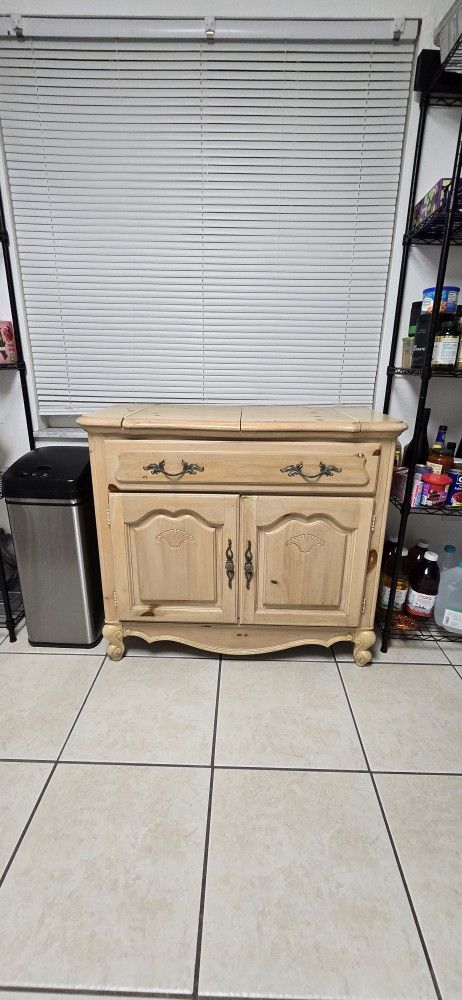 Broyhill Flip Top Buffet Server Cabinet