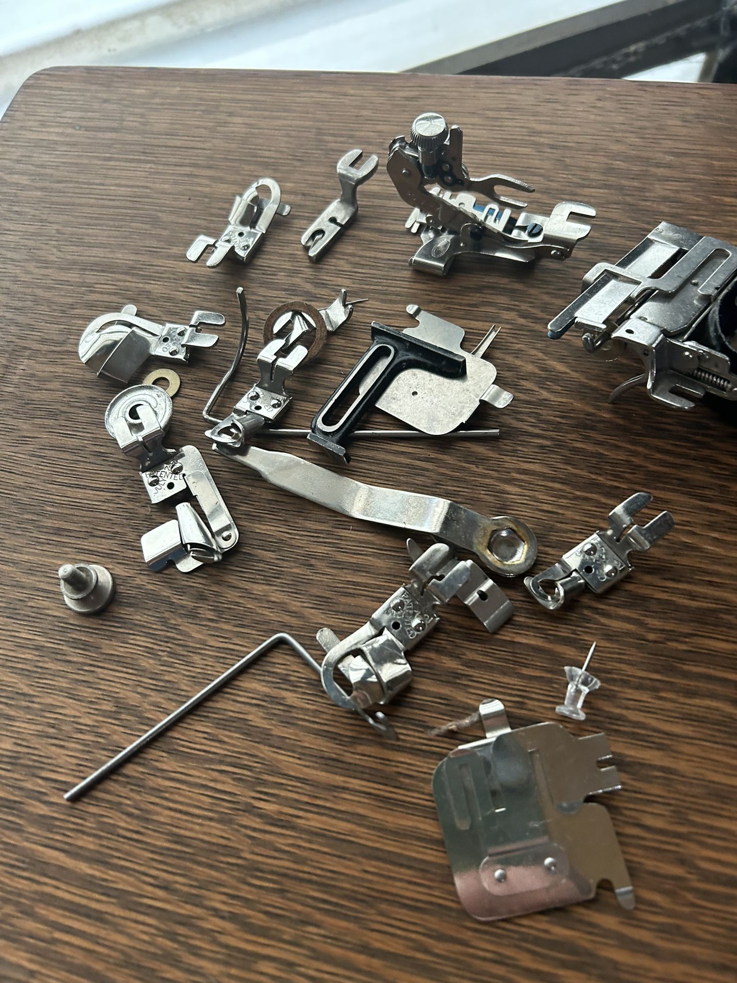 Antique White (USA) Sewing/ Desk /extra Attachments