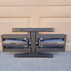 Full Motion Articulating TV Wall Mount for 32"-70" TVs