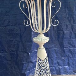 Elegant Birdbath / Yard Decor 