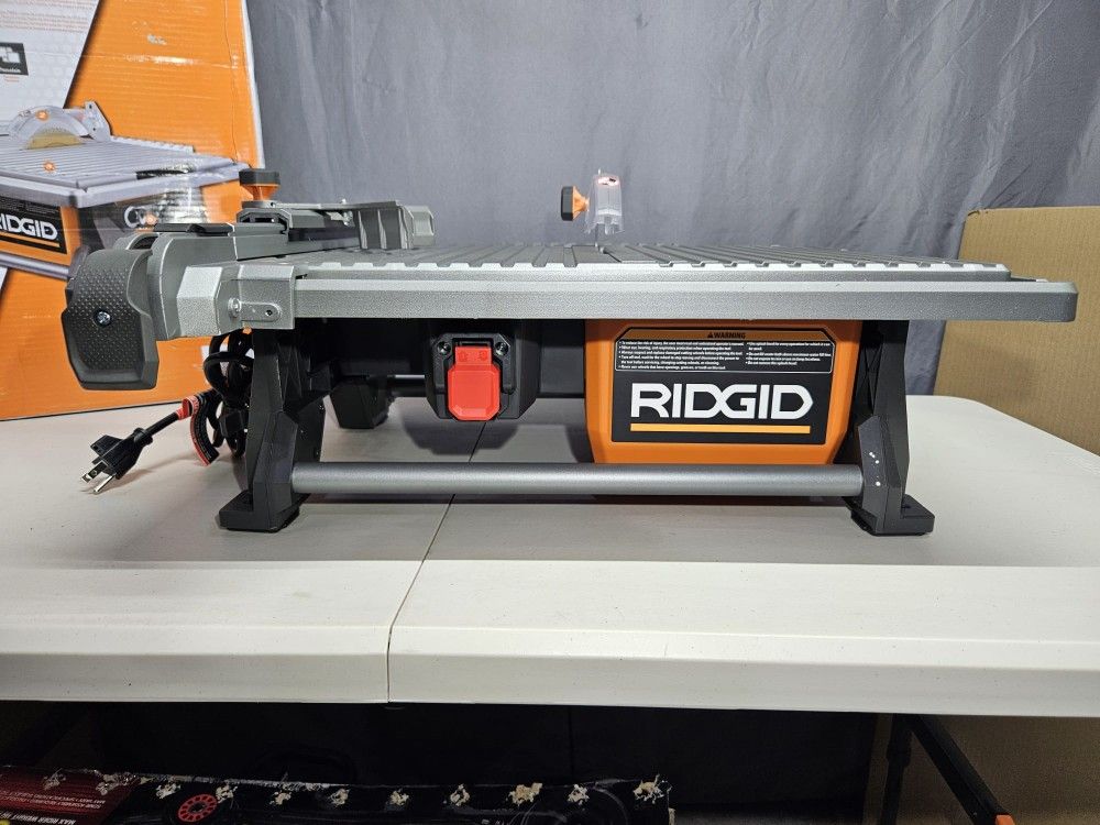 Ridgid Table Top Wet Tile Saw 
