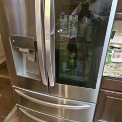 LG 28 cu. ft. Smart Wi-Fi Enabled InstaView, Door-in-Door, Refriger