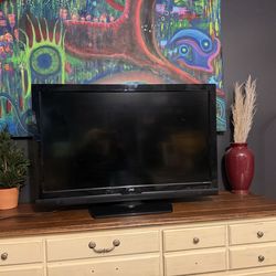 JVC 37” 1080p Flat Screen TV w/ Remote– HDMI