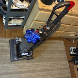 Dyson Jumbo Blue Industrial DC 33