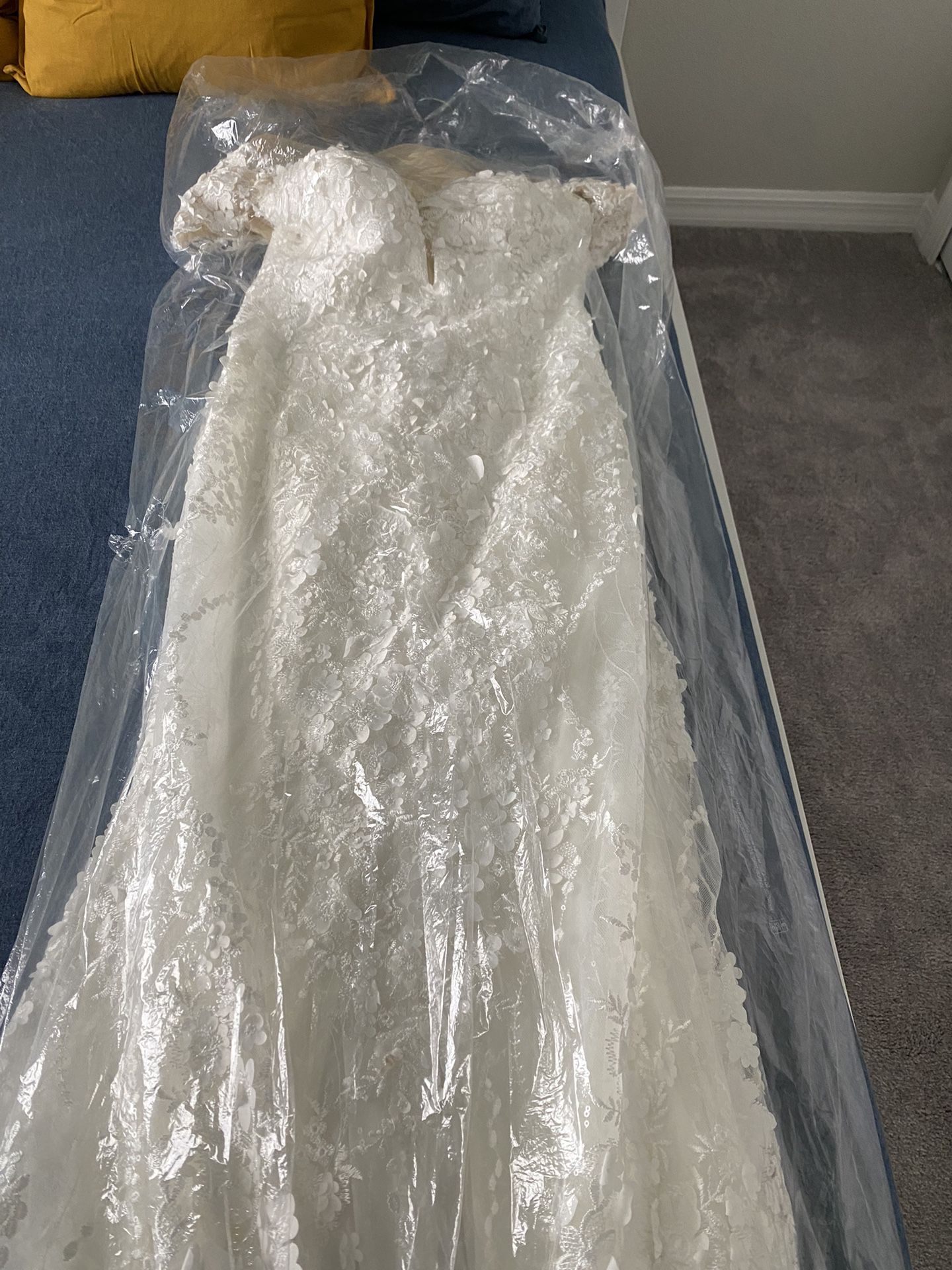 Martin Thornburg Wedding Dress Size 10 NWT
