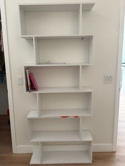 White book shelve