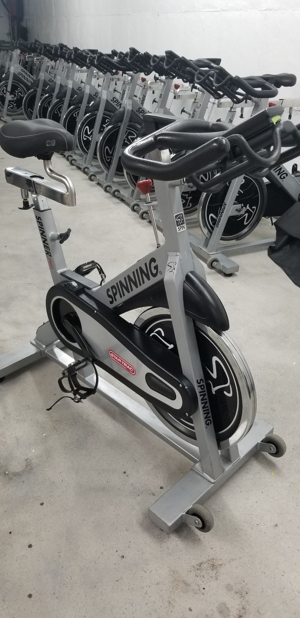 STAR TRAC SPINNER PRO INDOOR CYCLE SPIN BIKE WITH MONITOR