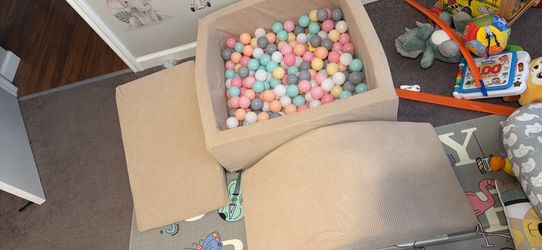 Ball pit