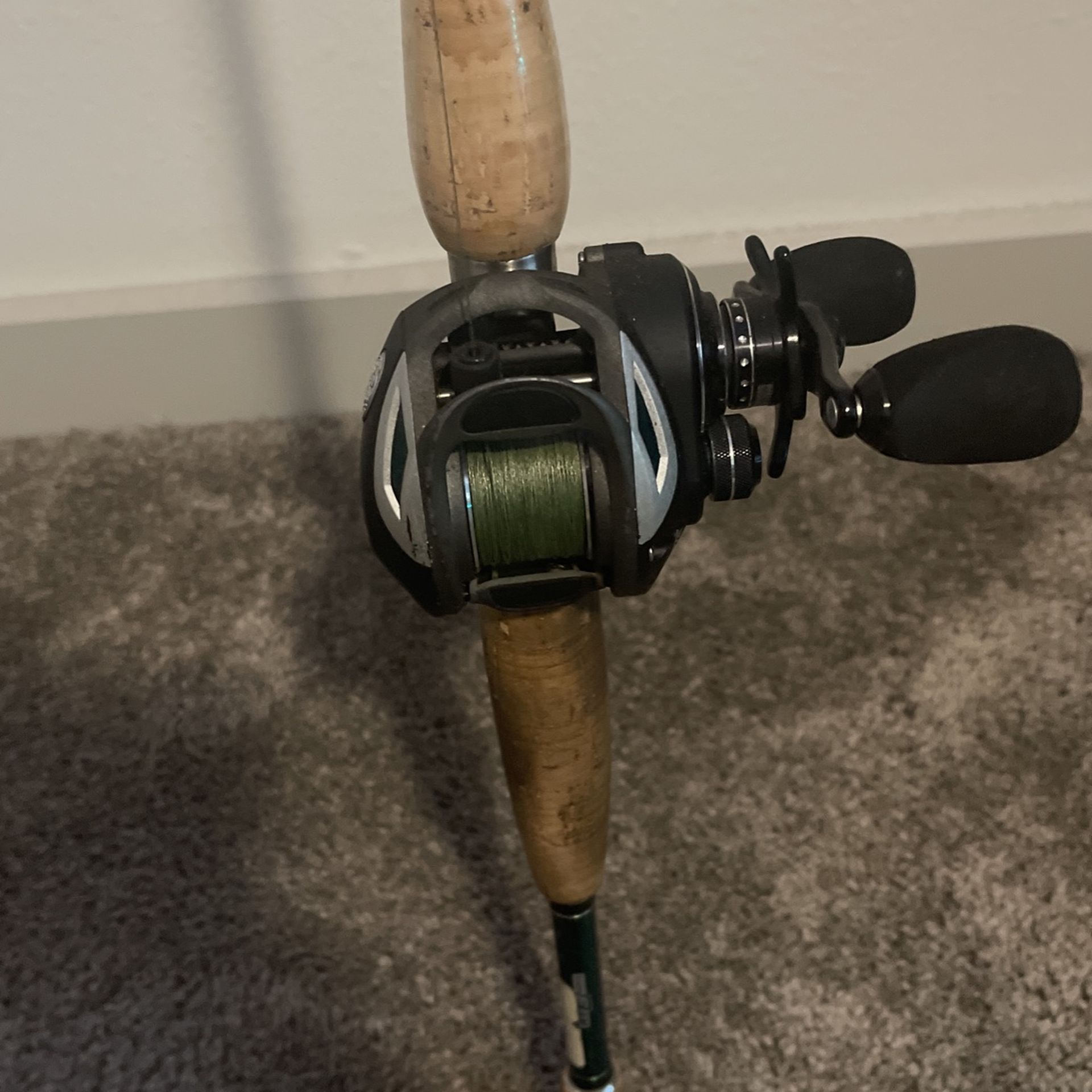 Bass Pro Shops Extreme Baitcaster Rod/reel With Line