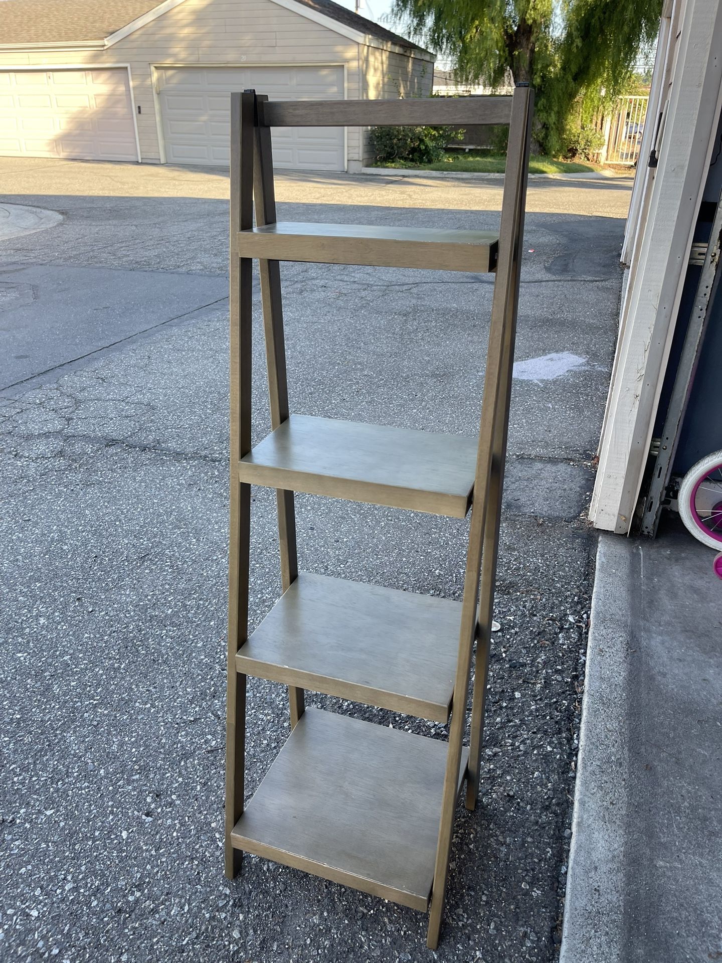 Tier Shelf