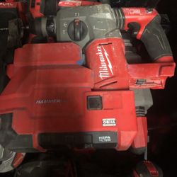 Milwaukee M18 Fuel Brushless Rotary Hammer Drill + Vacumn