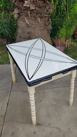 TABLE ANTIQUE LEPCO PORCELAIN ENAMEL TOP TABLE