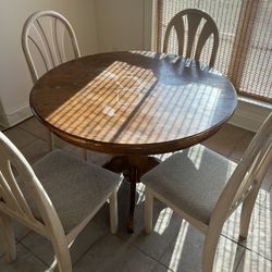Dining Table With (4) Chairs - Quick Sale