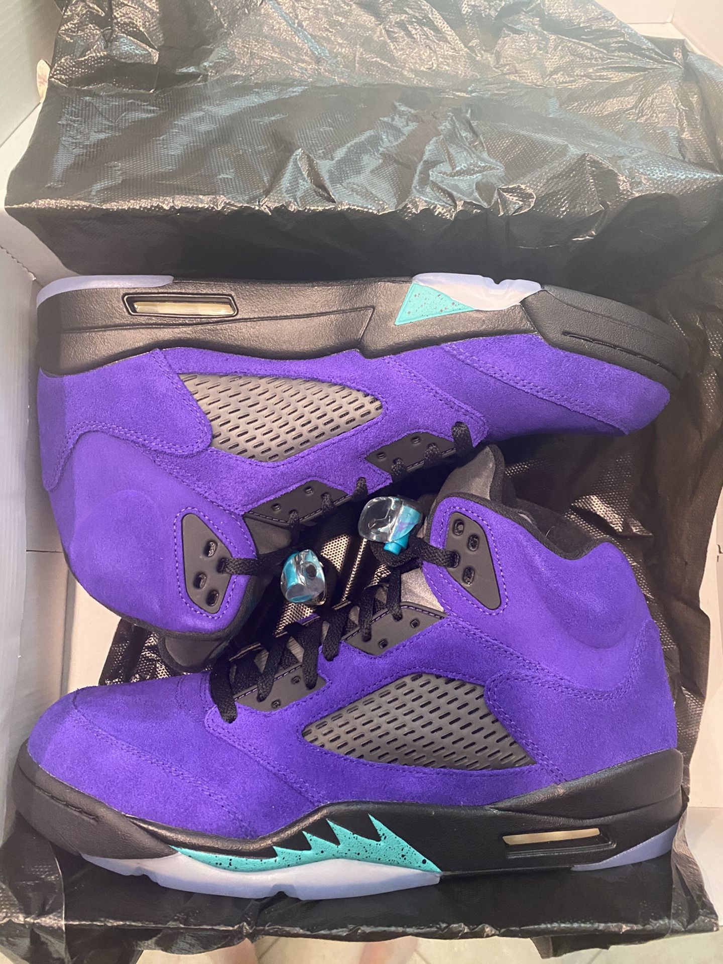Jordan 5 reverse grape size 12.5 new