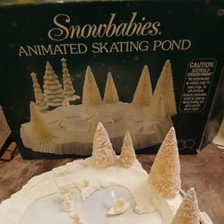 FOR PARTS ONLY! VINTAGE 1990's SNOWBABIES ANIMATED SKATING POND. - $15 (Washington Park, i25 and Alameda, Denver)