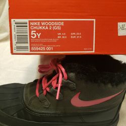 Nike 5Y Woodside Chukka 2