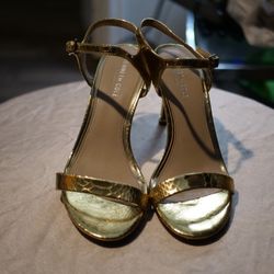 Kenneth Cole Brandy Gold  Ankle Strap Heels Women's Sz 9Med 