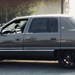 94 Cadillac Deville  4.9L V8 PFI Engine 