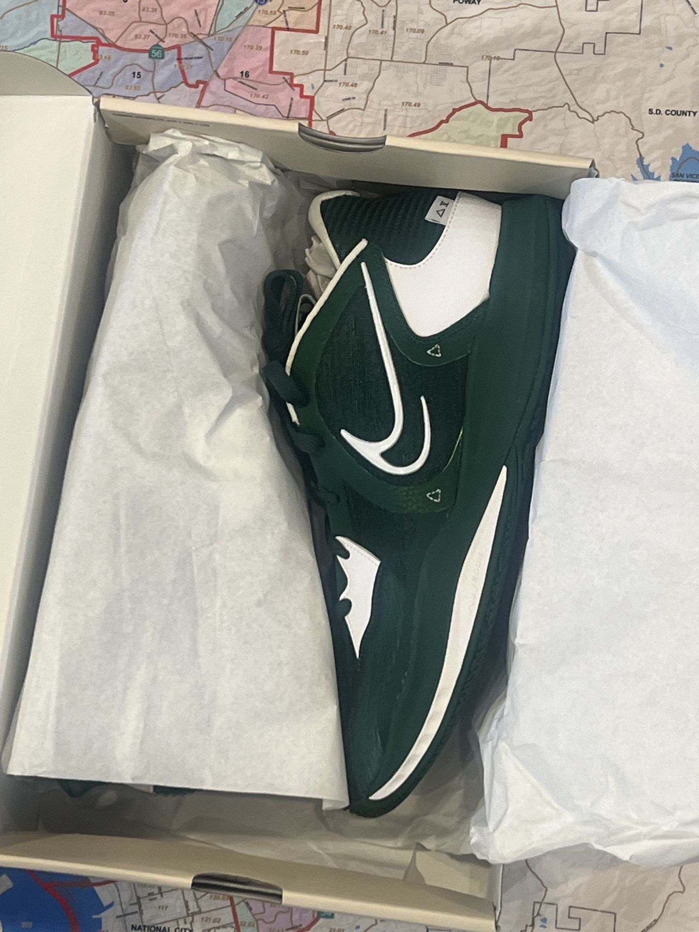 Men’s nike Kyrie low 5 size 11.5