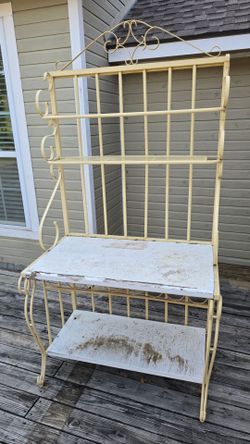 Free Bakers rack