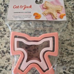 Cat & Jack bow sandwich cutter