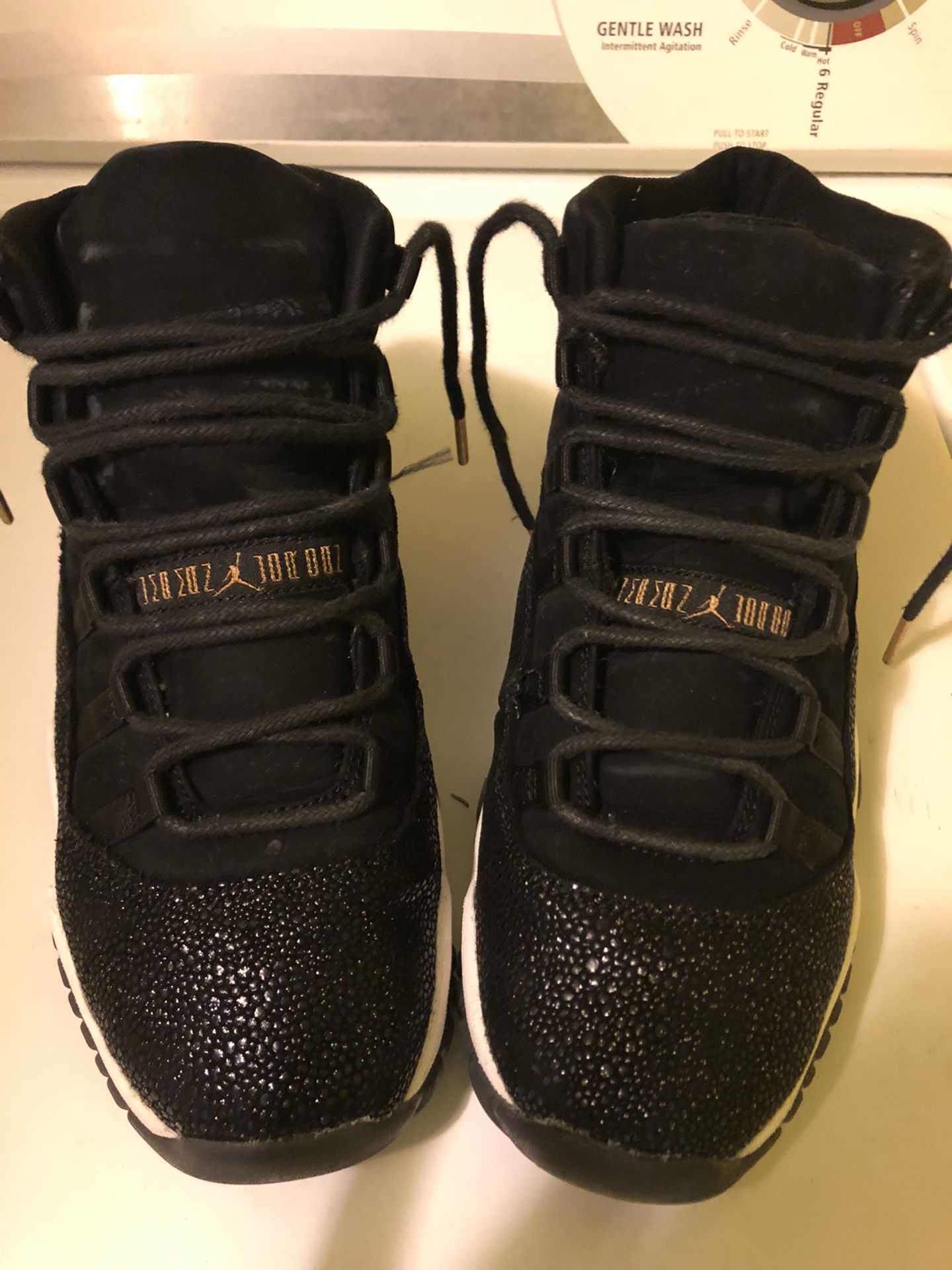Air Jordans retro 11‘s size 5 y in boys