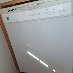 Dish Washer And Over the Range Microwave 