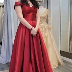 Formal Gown/Prom Dress