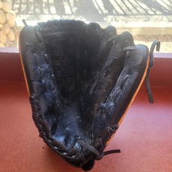 14" RHT EASTON BASEBALL GLOVE