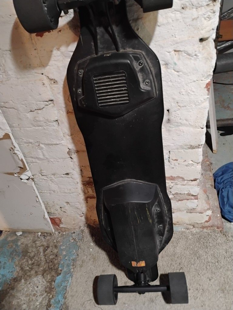 Electric Skate Board Runs Great Got All The Cords An Remote And Tool For It 