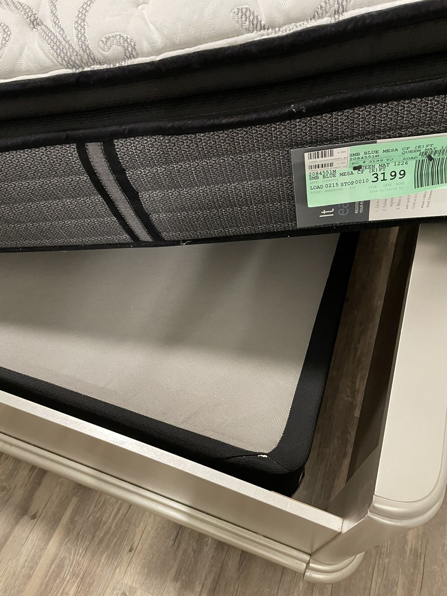 SEALY QUEEN PILLOWTOP MATTRESS SET