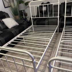 2 Metal Twin Bed Frames