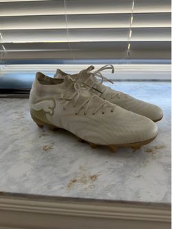 US 9.5Puma Pro Soccer Cleats