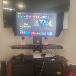 Sceptre 32" Gaming Montior/ Speakers