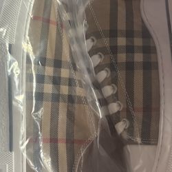 Men’s Sneakers / Burberry 