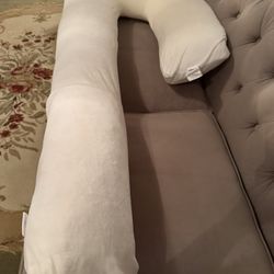 Body foam pillow 