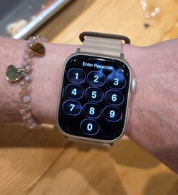 Apple Watch Series 9 45mm GPS – Starlight Aluminum – Excellentele Working Condition